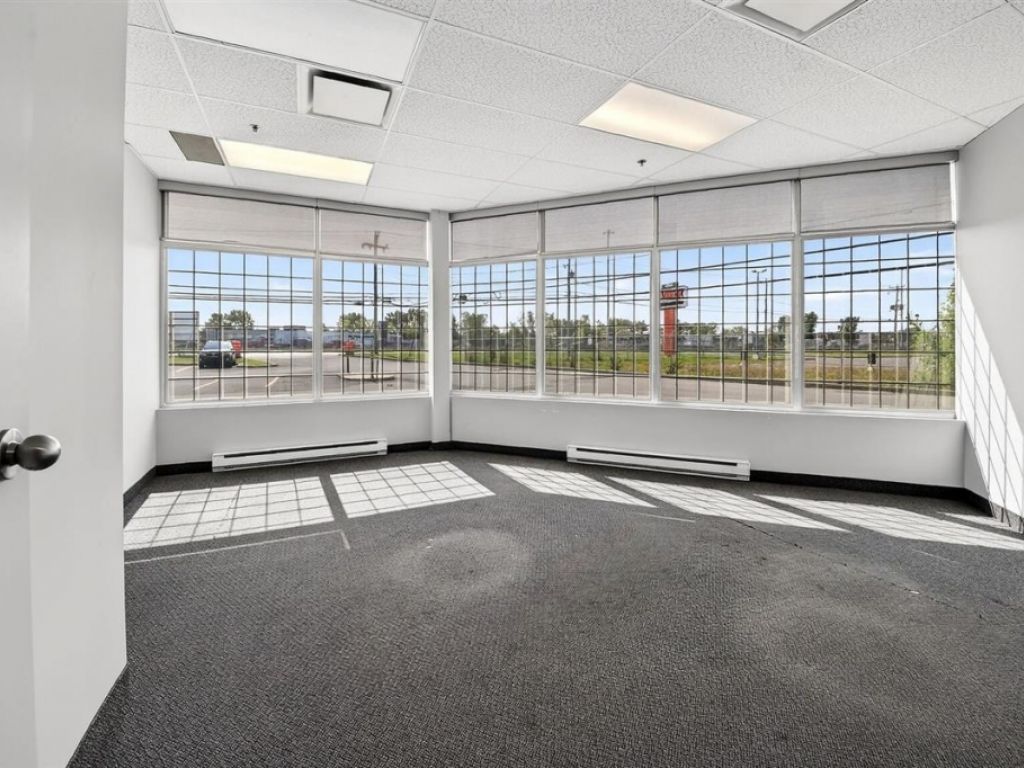 Industrial Space for Rent � 4451-4479 Aut. Jean-No�l-Lavoie (A-440), unit 4479, Laval (Chomedey)