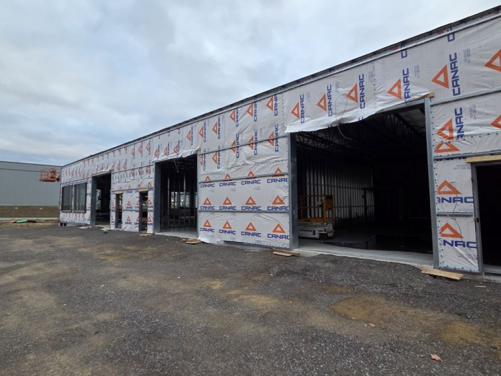 LOCAL INDUSTRIEL DANS UN IMMEUBLE NEUF BEAUPORT