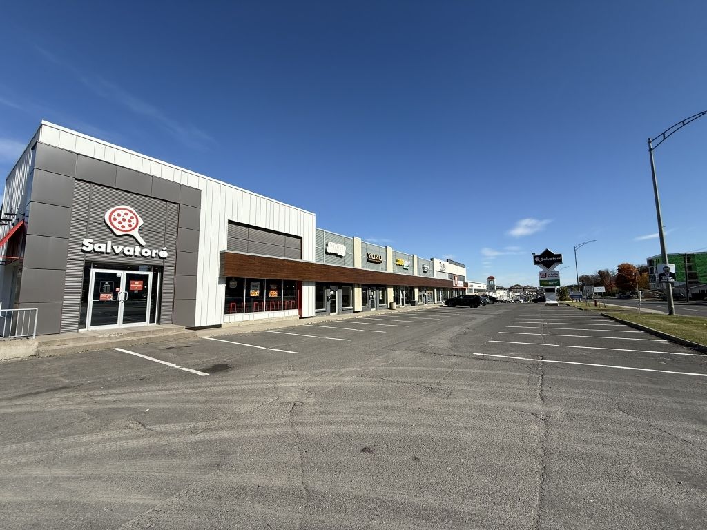 Local commercial moderne  Lvis