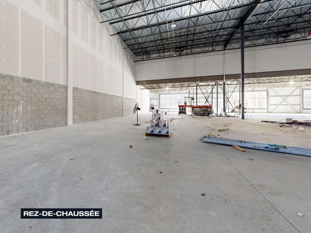 LOCAL INDUSTRIEL  LOUER  PARTIR 6765pi2 - Saint-Jrme