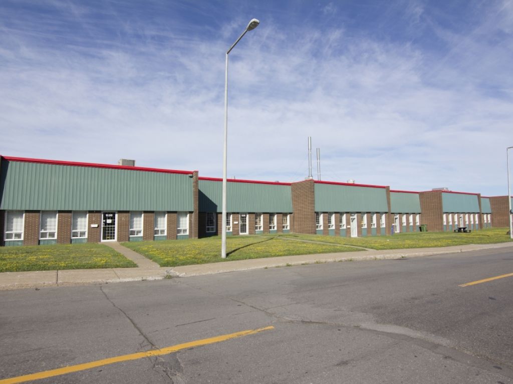 2  Industrial spaces *4000 sq.ft. * in Longueuil
