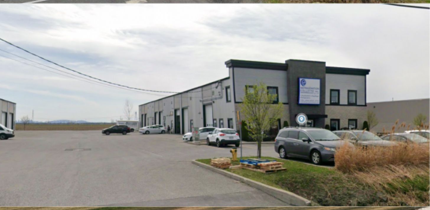 Local industriel clé en main  1 800 pi² + mezzanine, porte garage 14, compresseur et racking inclus (Varennes) - À louer