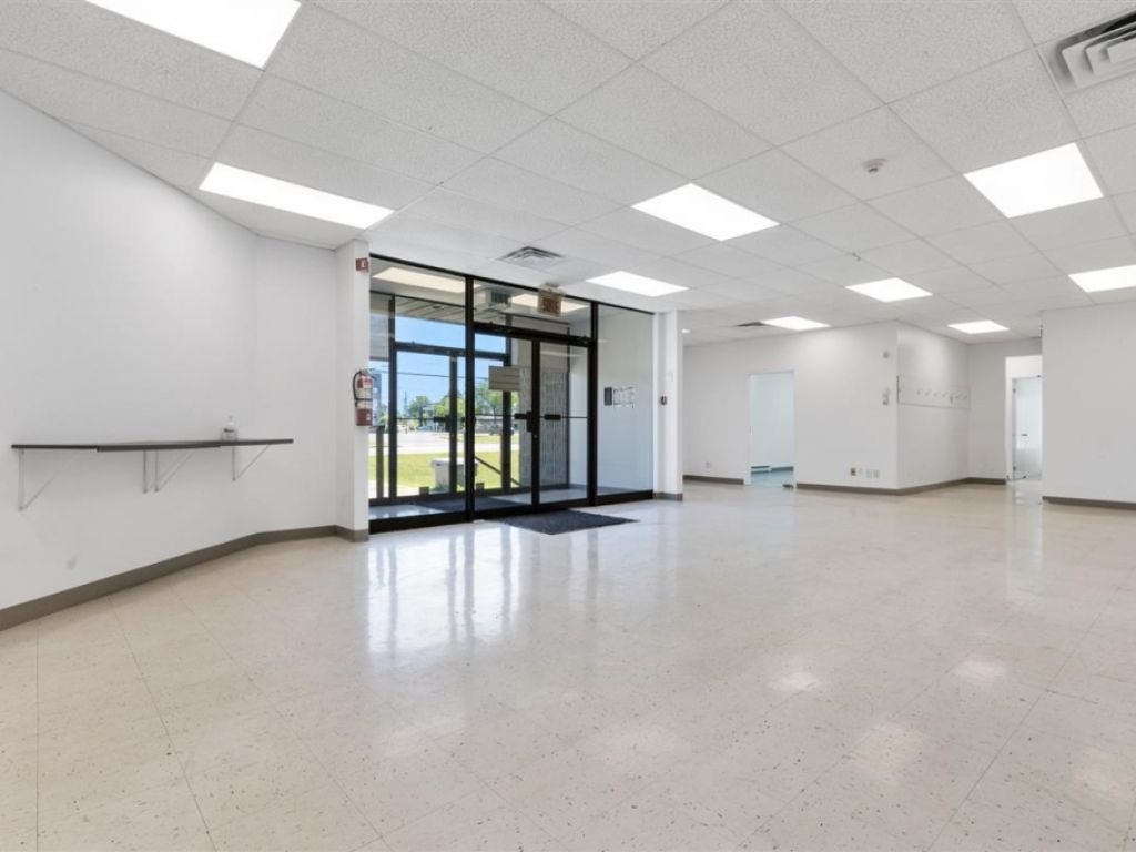 Office space for lease - 1000 Rue Nationale