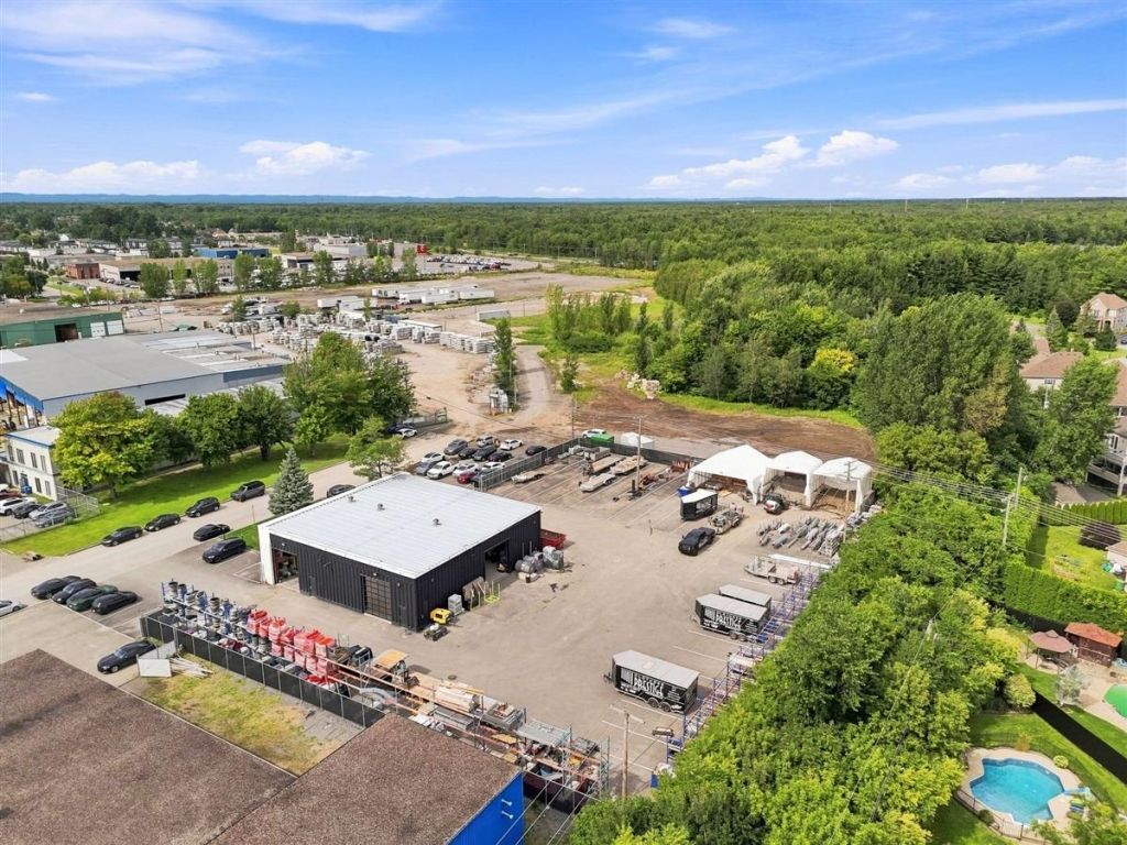 Industrial building for sale