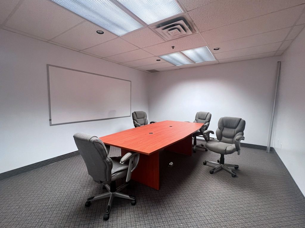 Offices for rent 2,000 to 3,000 sqft 2nd floor Brossard