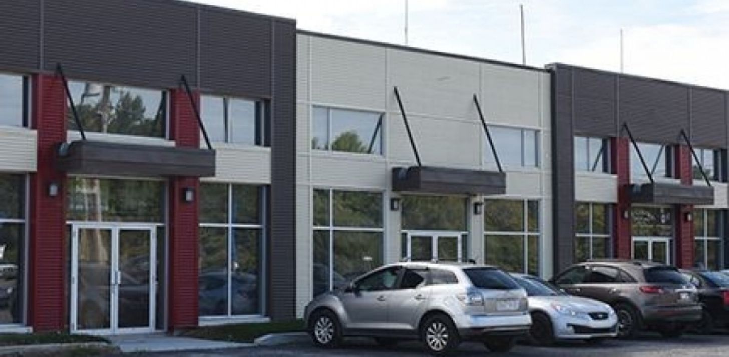 St-Jean-sur-Richelieu Local ind. et entreposage ext. Route 104 - À louer