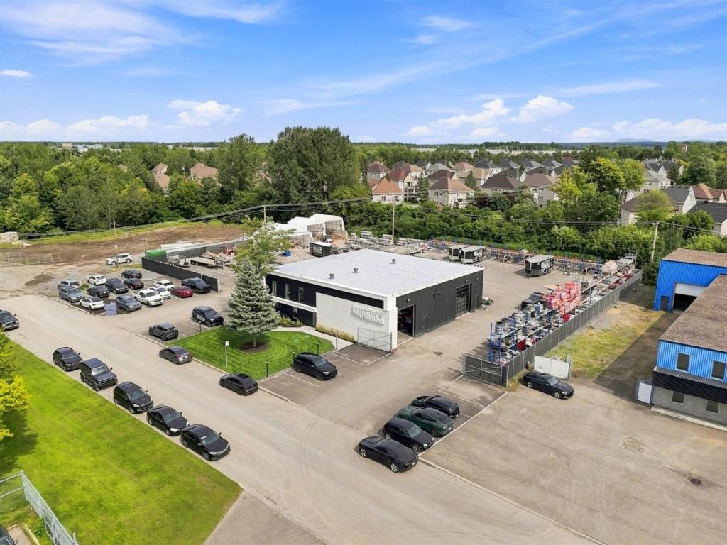 Industrial building for sale