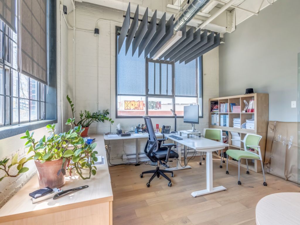 Office and industrial spaces for rent-District Beaumont-6833 De L'pe
