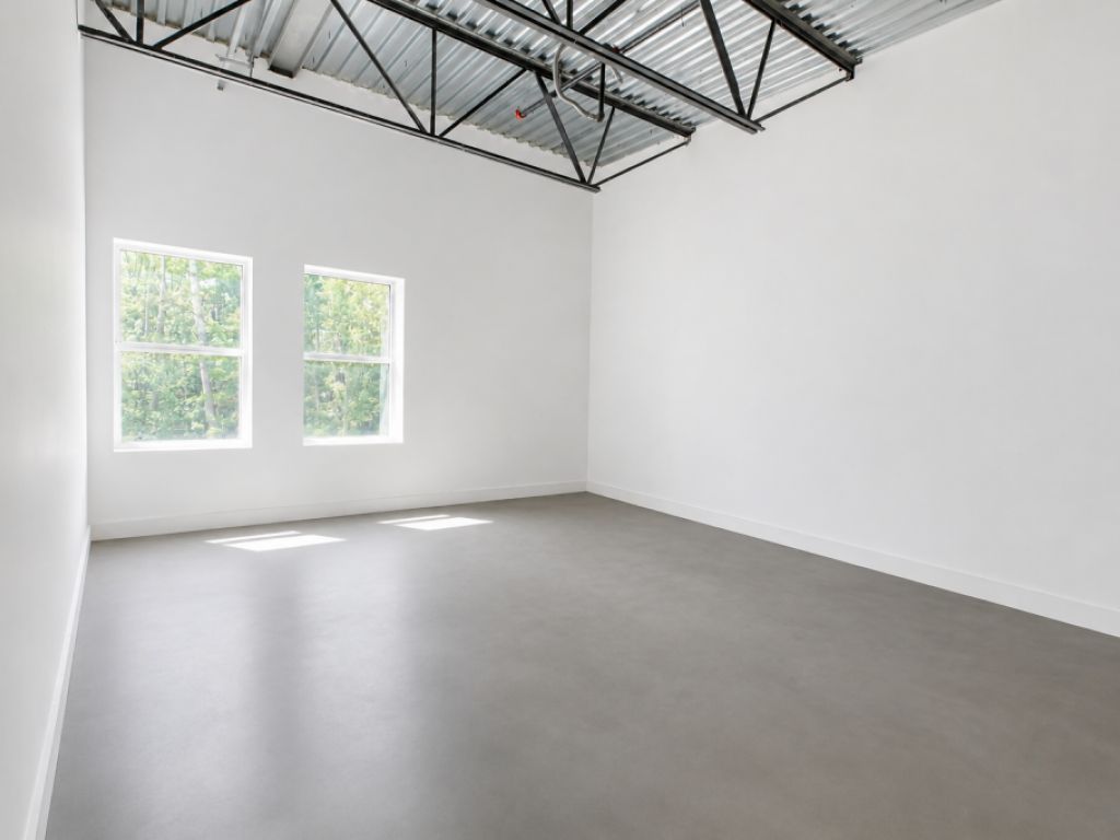 Local industriel � louer de 22 560 PI� | Laval