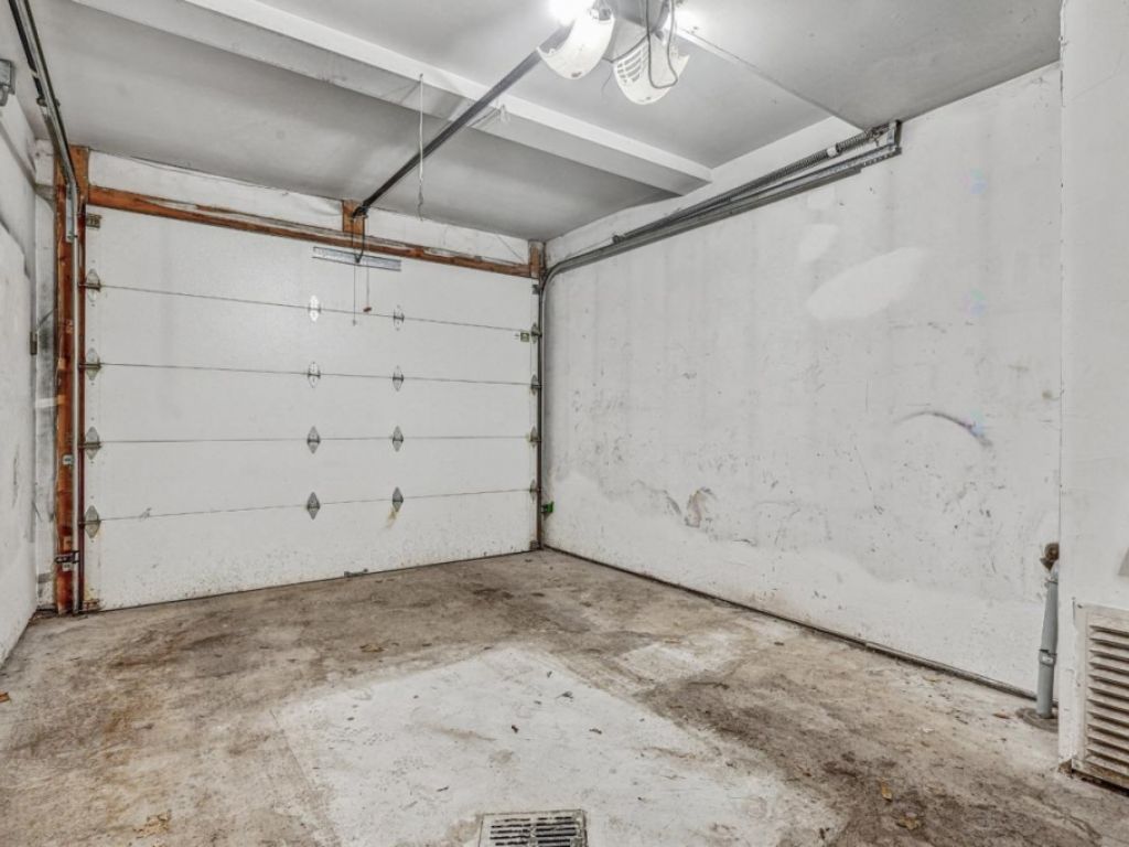 3 commercial units + garage � Duluth St., Plateau-Mont-Royal