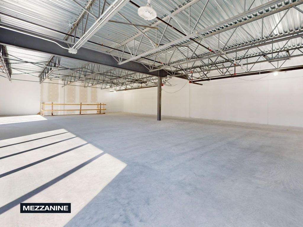 LOCAL INDUSTRIEL  LOUER  PARTIR 6765pi2 - Saint-Jrme