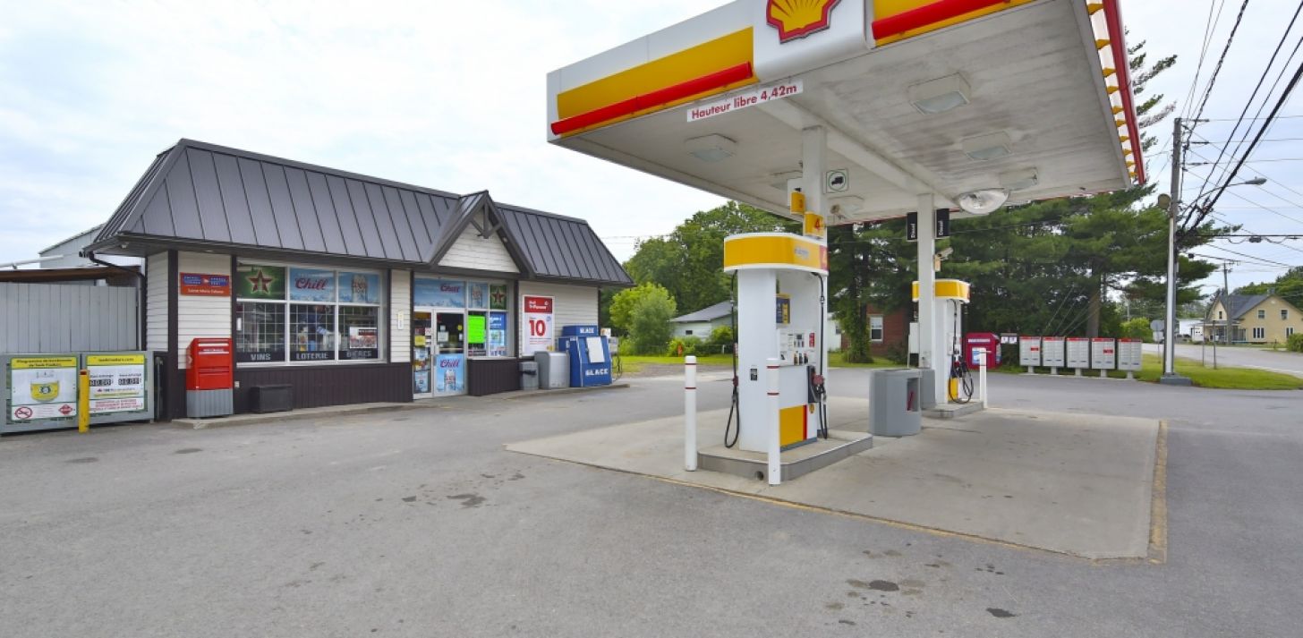 Complete convenience store with gas station and much more! - For Sale