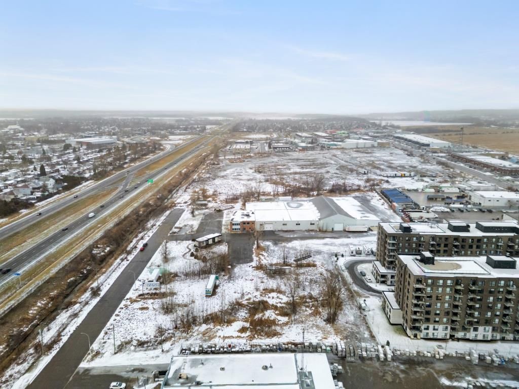 B�tisse ind. Mascouche Poss. Multir�sidentiel