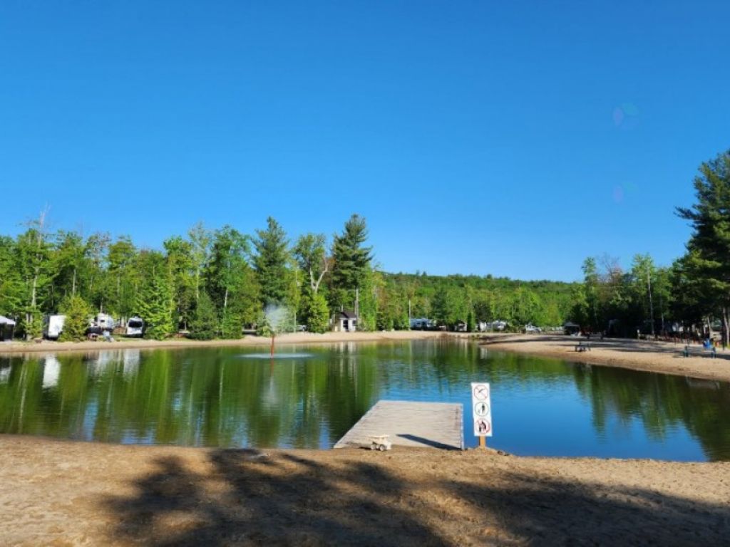 Camping 4 �toiles � vendre au coeur de Lanaudi�re