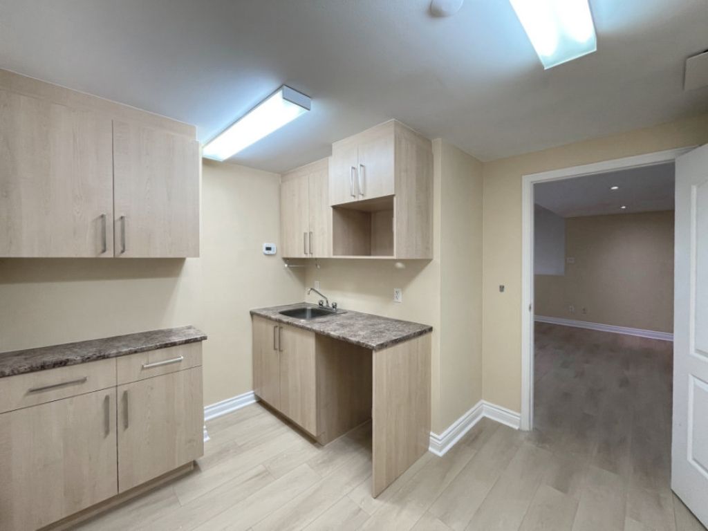 Prime location in the heart of Old Montr�al