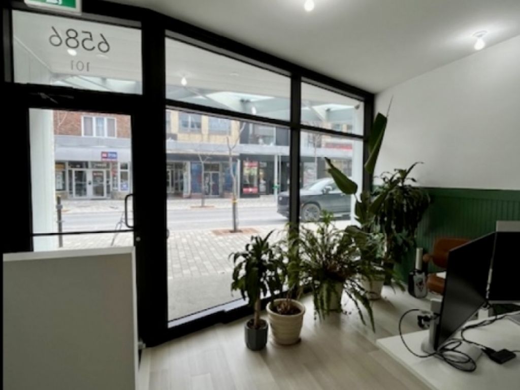  COMMERCIAL LOCAL FOR RENT - PLAZA ST-HUBERT