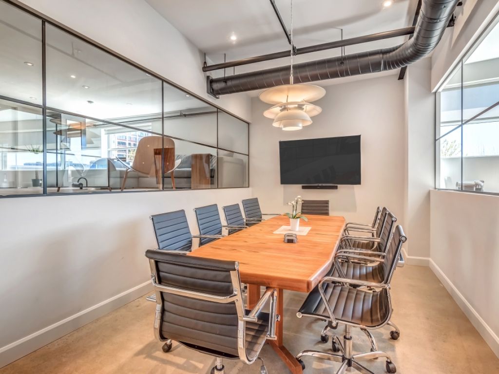 Espaces bureaux et industriels � louer-District Beaumont-6833 De L'�p�e