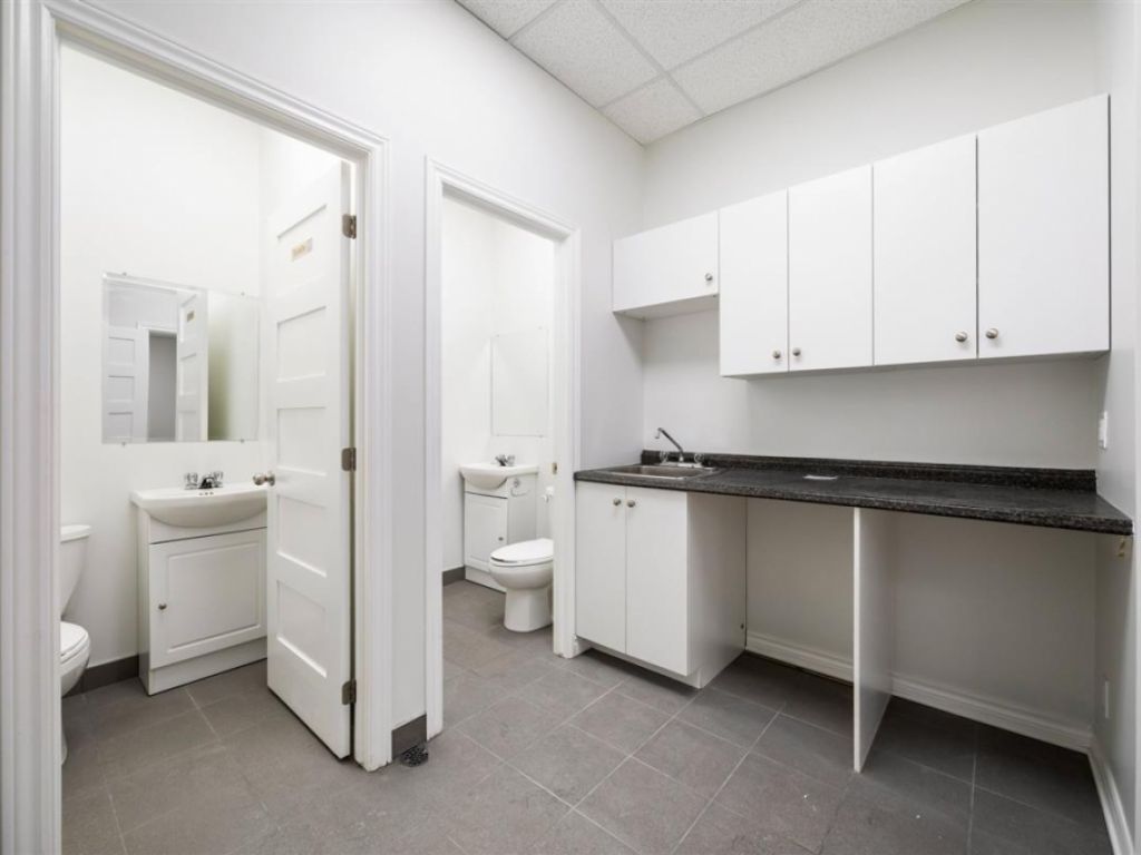 Office Space for Rent � 1500 Rue Bernard-Lefebvre, unit 100, Laval (Duvernay)