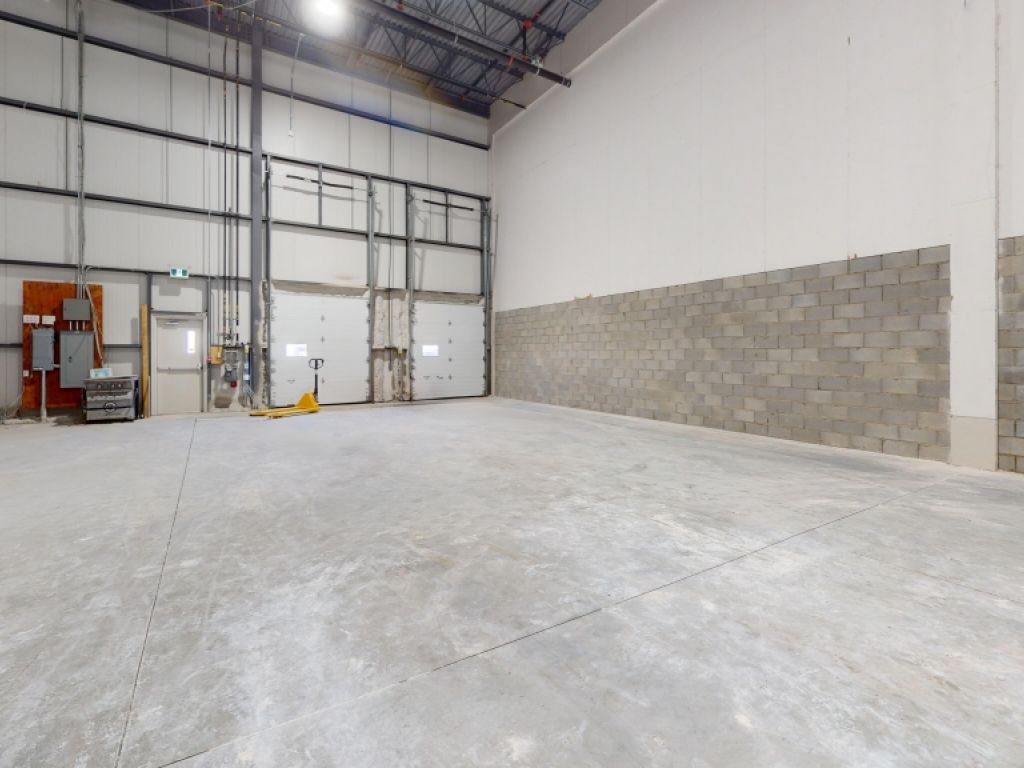 Local  Louer Laval - 6275 PI2 avec mezzanine