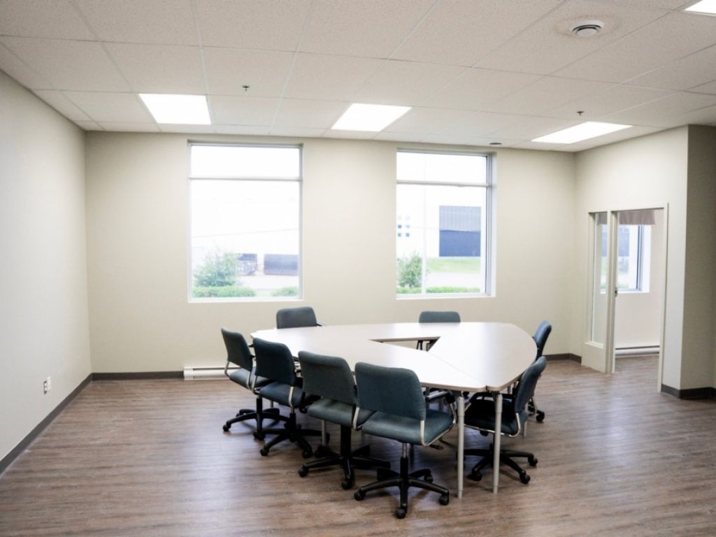 Office, showroom and warehouse