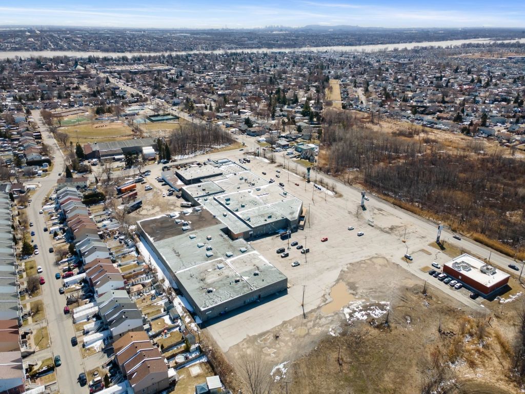 Locaux comm et entrepts  louer 1000  45000 pc Laval