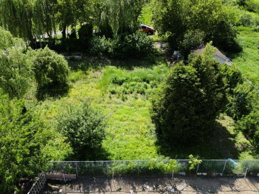 Terrain agricole 9000 pc � louer Laval (Auteuil)