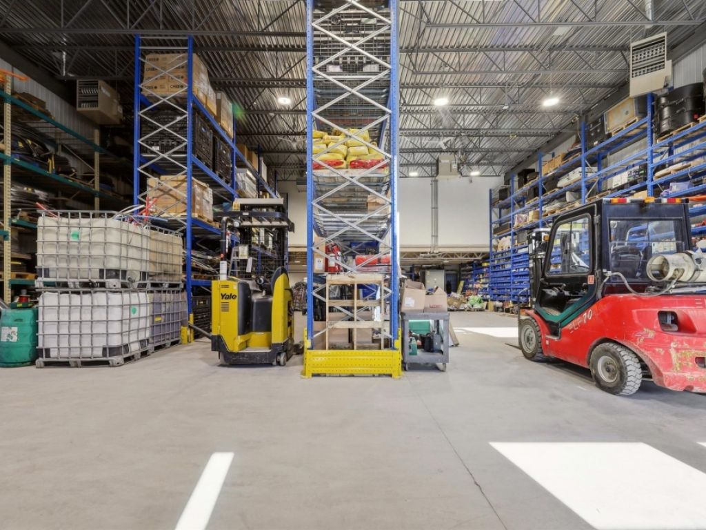 B�tisse industrielle � 12770 Rue du Parc, Mirabel