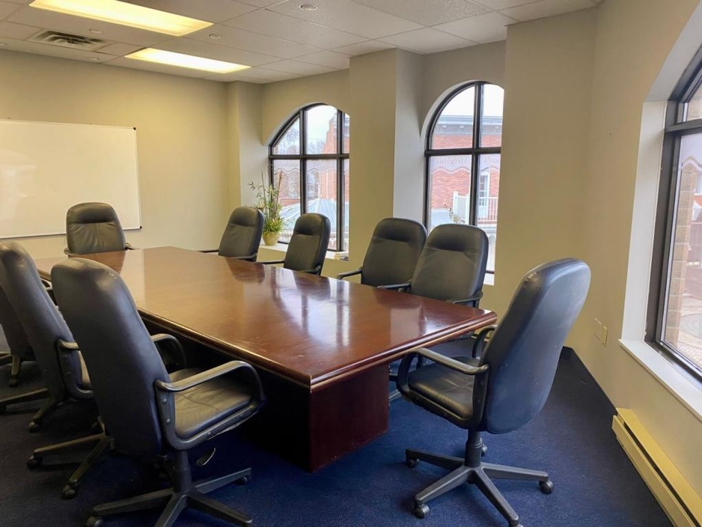 Prestigious office (3 closed + common areas) Ste-Therese