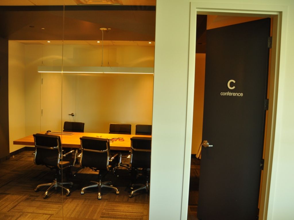 📍 Condo commercial  louer  1er tage  Laval, autoroute 440 Ouest