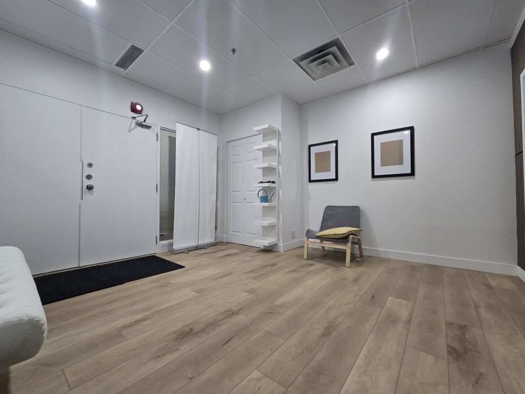 OFFICE TO RENT 485 SQF, ACADIE & SAUV