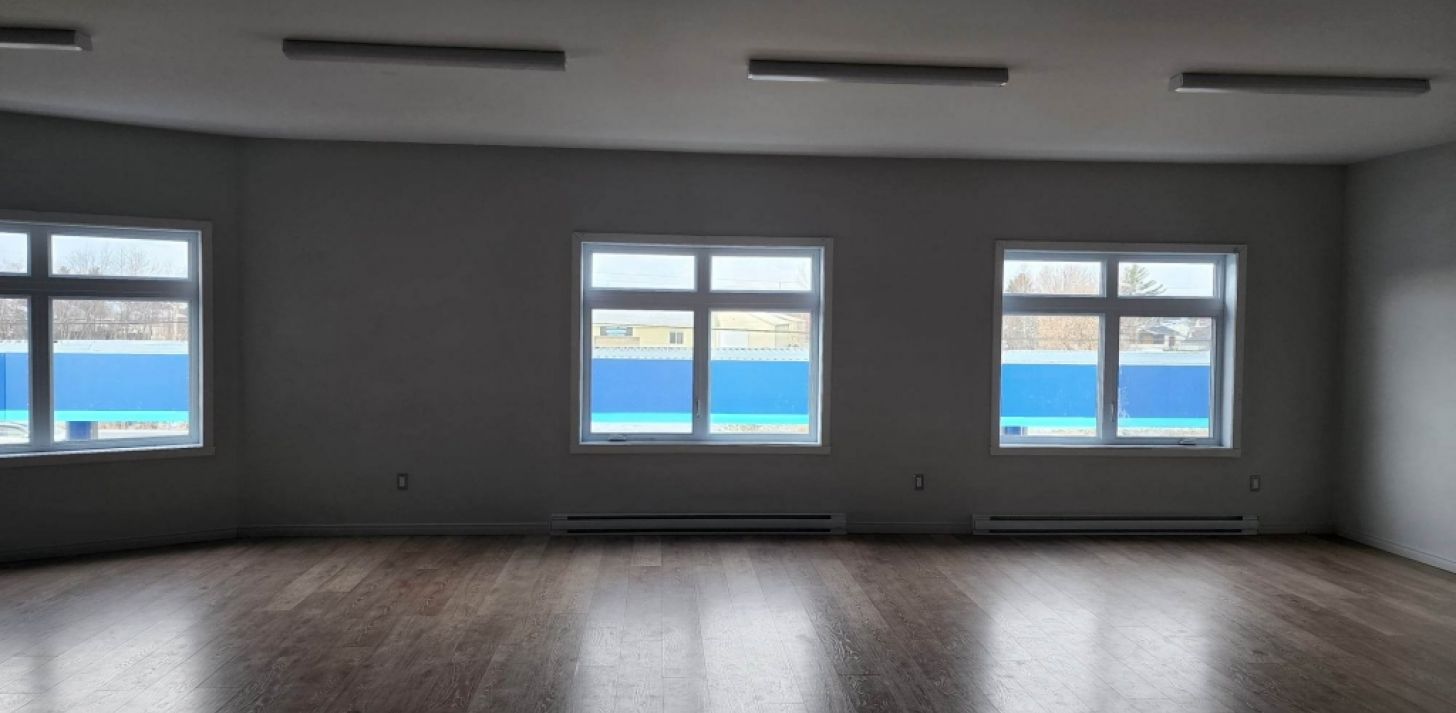 Local commercial - For Rent