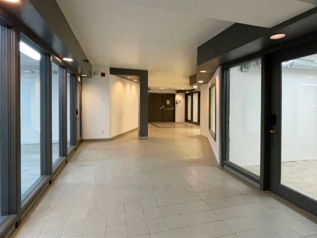 Prime location in the heart of Old Montr�al