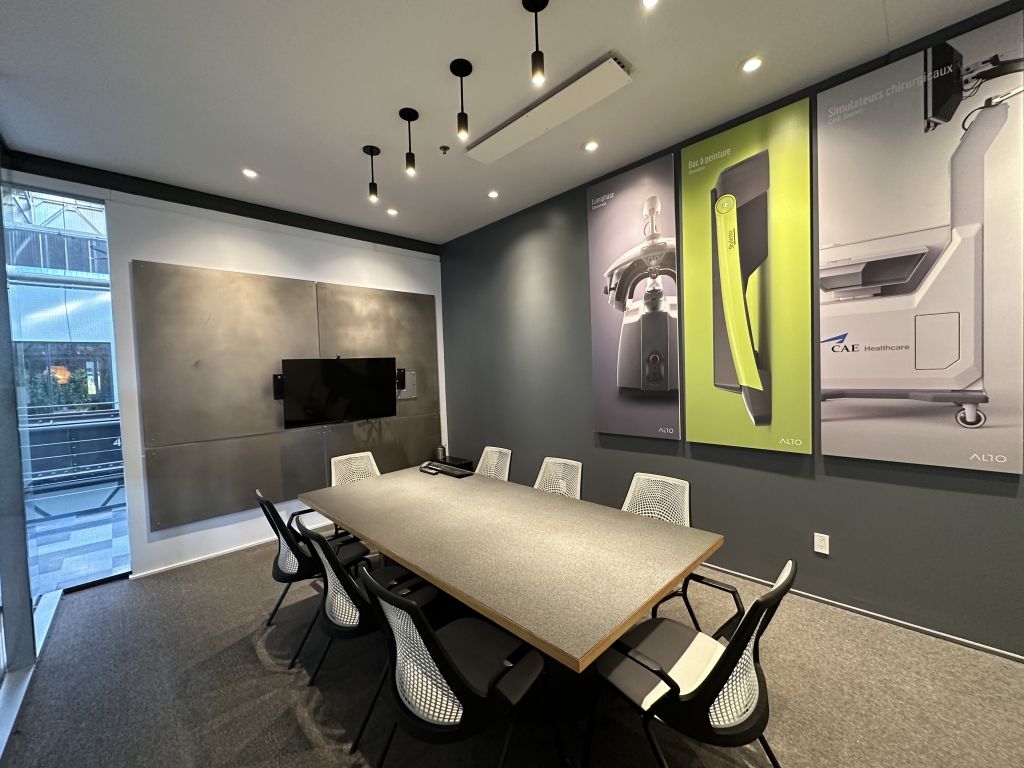 Technopôle Angus     Magnifique espace partagé de 2522 pi ca