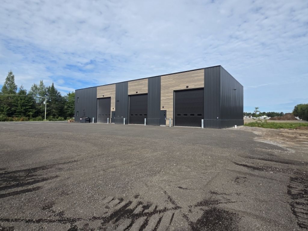 LOCAL INDUSTRIEL  PONT-ROUGE, QC - 1500PC