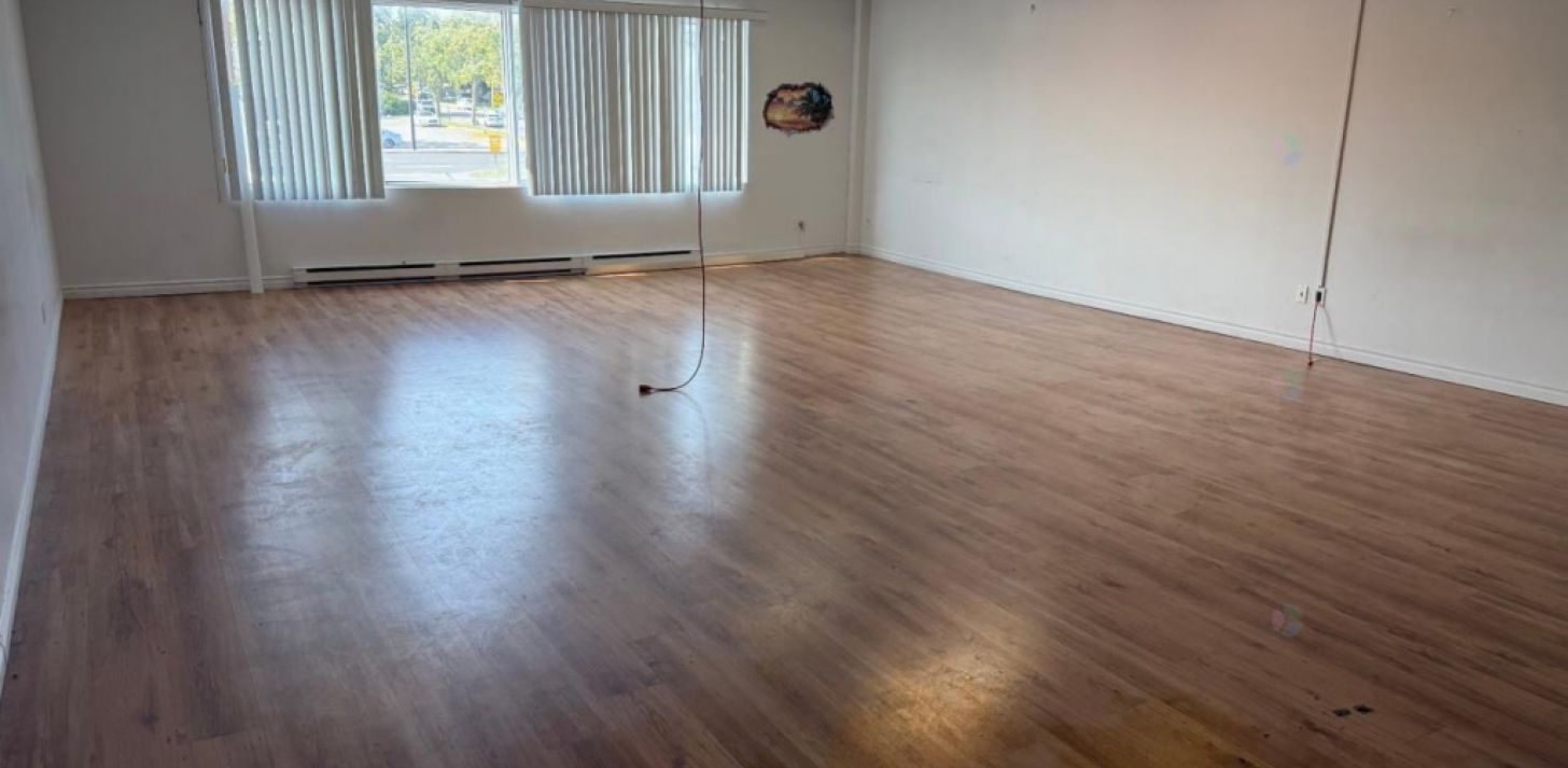 Bureau 577$/mois* dans centre d'achat achaland&eacute; de Montr&eacute;al - &Agrave; louer