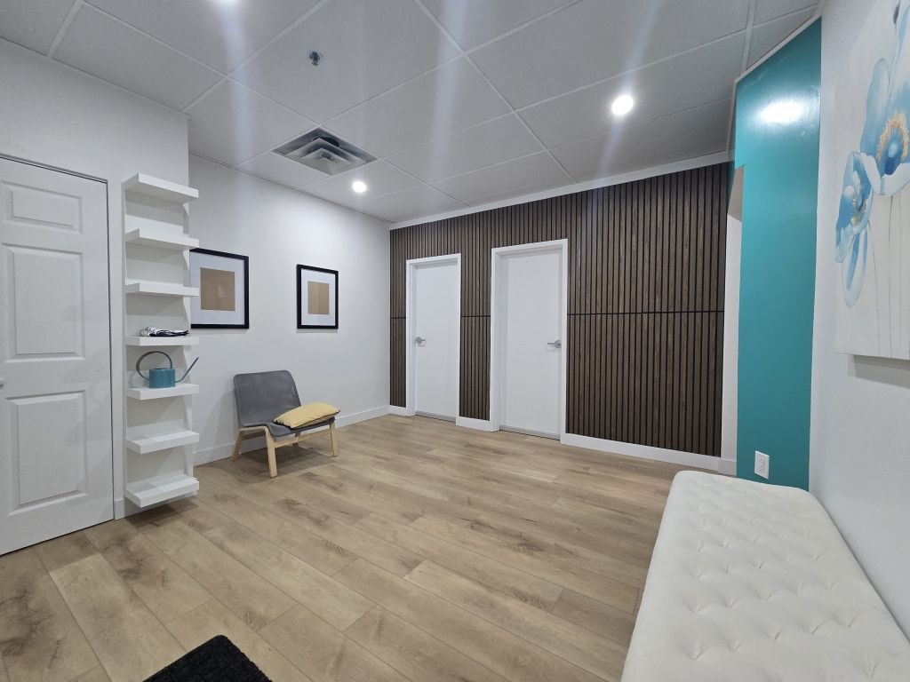 OFFICE TO RENT 485 SQF, ACADIE & SAUV