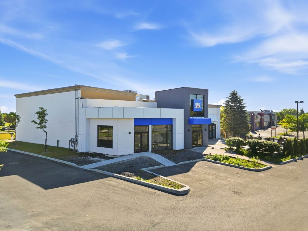 Commercial space 2,031 to 4,110 sqft in Boucherville