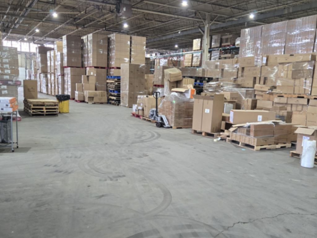 Warehouse for rent from 2,000 to 50,000 sf
