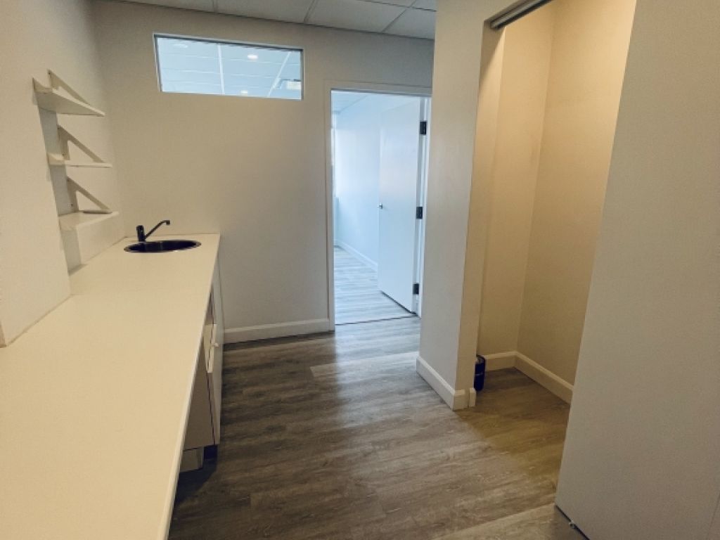 Office for rent - 465 rue Victoria St-Lambert Rive-Sud - 900 pi2