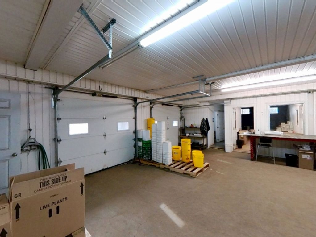 LOCAL 602 - LOCAL INDUSTRIEL  NEUVILLE