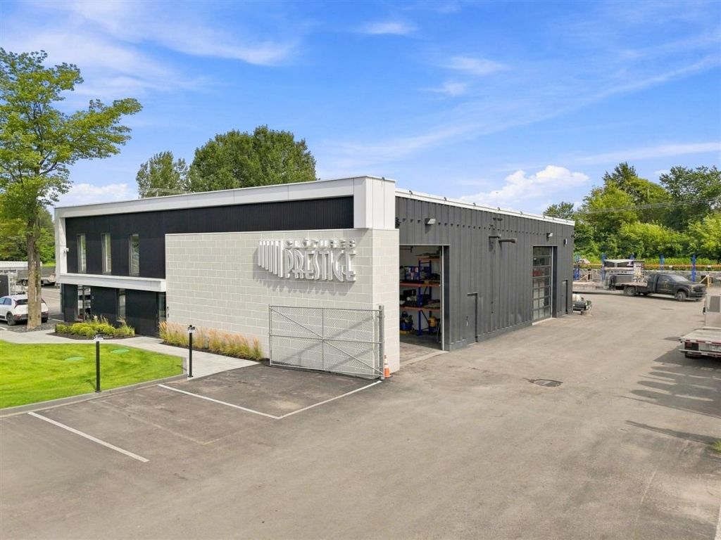 Industrial building for sale