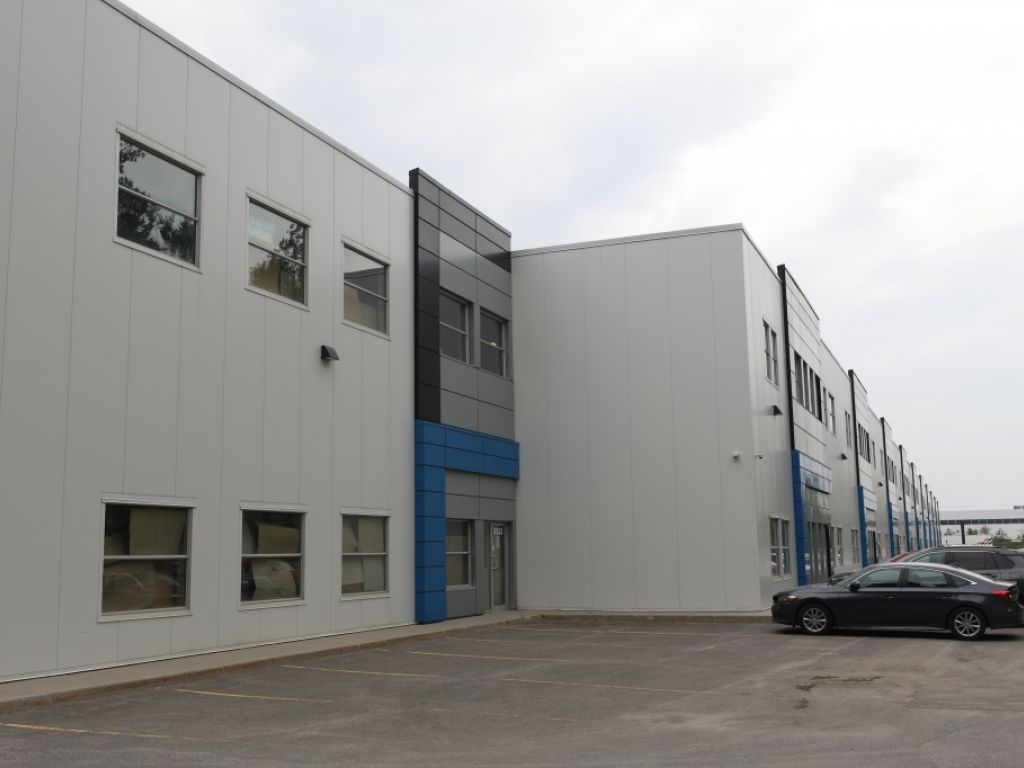 Industrial Space for Rent of 22 560 sq. ft. | | Laval