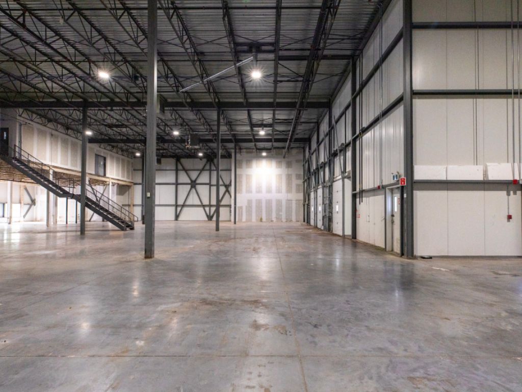 Industrial Space for Rent of 22 560 sq. ft. | | Laval