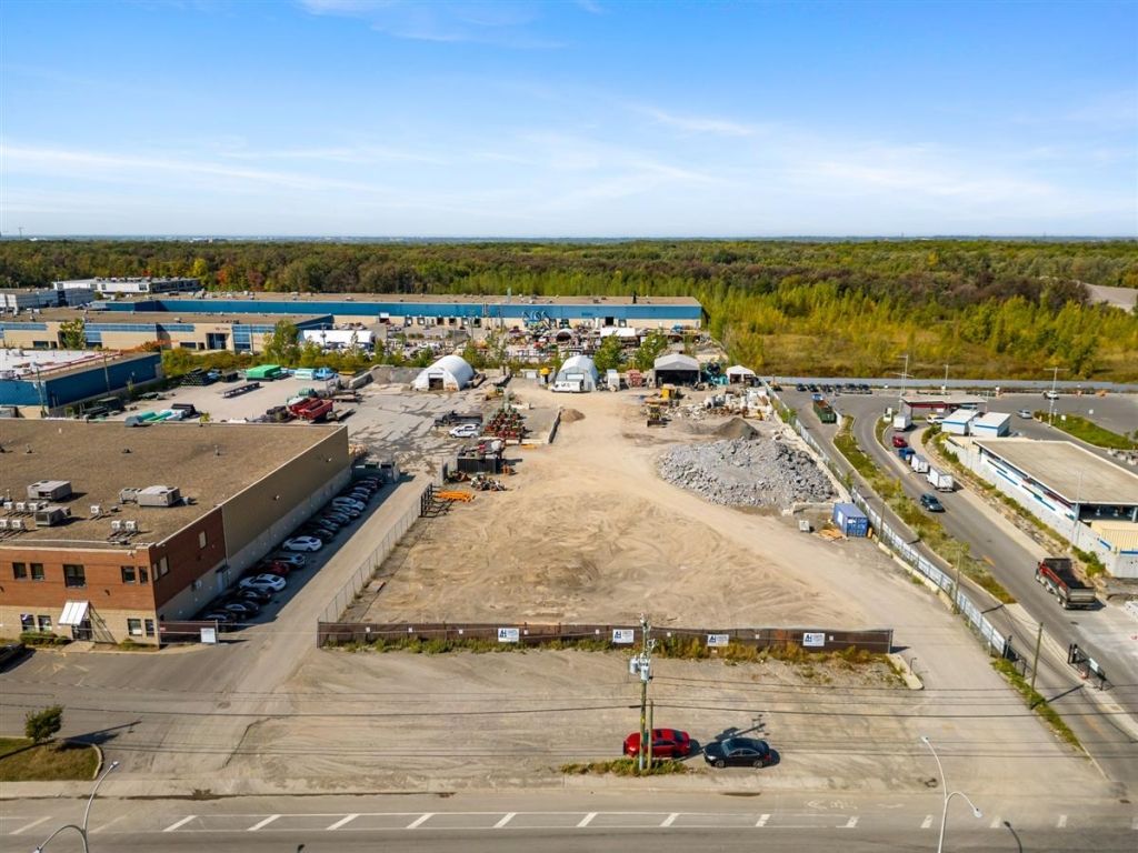 Terrain industriel � louer � Boul. Dagenais O., Laval (Vimont)