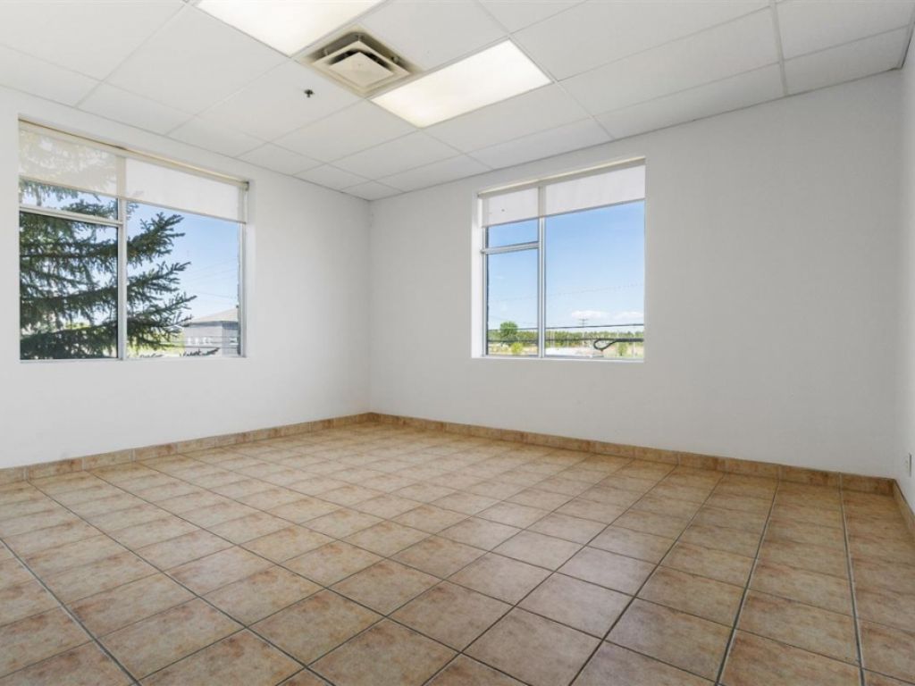 Espace bureau � louer � 683 Mont�e St-Fran�ois, Laval (Saint-Vincent-de-Paul)