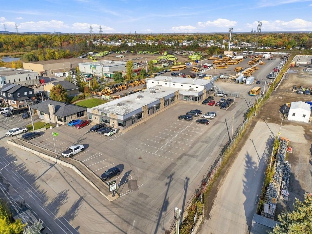 Location d'espace commercial/Bureau � 4333-4341 Boul. St-Elzear O., local OP.3, Laval (Chomedey)