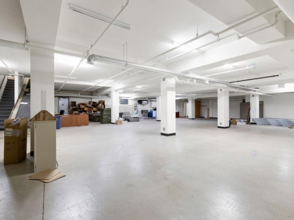 8600 sqft space corner Duluth / St-Laurent Montreal Plateau