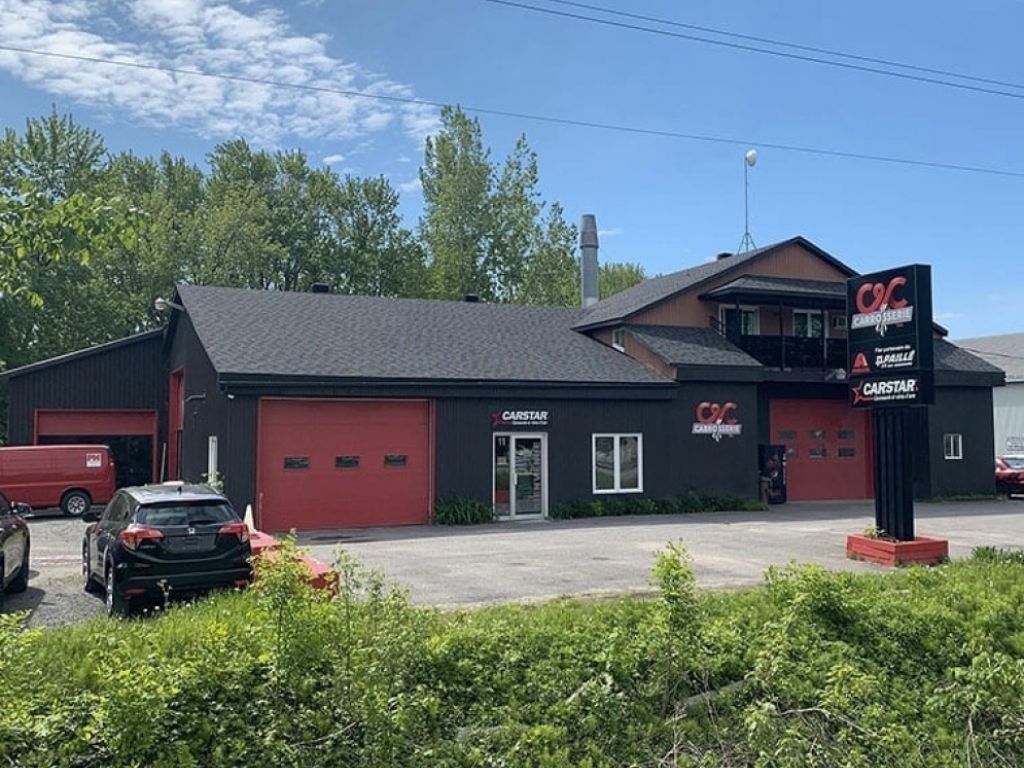 5-Door Garage for Sale in Berthierville, Lanaudiere