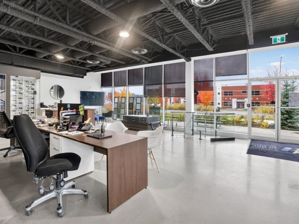 Industrial condo for sale � $350/sq.ft.