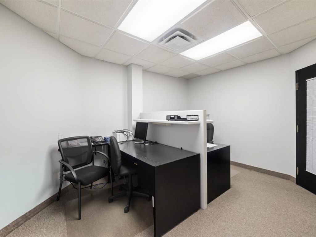 Office Space for Rent � 4150 Boul. St-Martin O., unit 100, Laval (Chomedey)